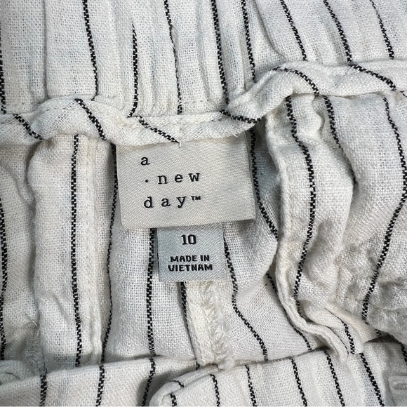 A New Day Linen Blend Striped High Waist Pleated Shorts Women’s Size 10 - Picture 6 of 7